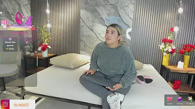 Snapshot of julietha_taylor chatting on 02-21-26, 02:45 julietha taylor online show from 02-21-26, 02:45