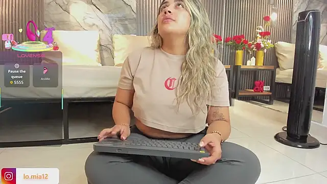 Snapshot of julietha_taylor chatting on 02-23-26, 03:48 julietha taylor online show from 02-23-26, 03:48