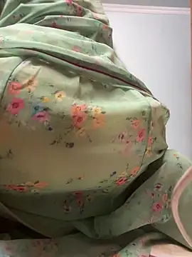 Snapshot of HotRiyacpl chatting on 12-23-25, 05:16 HotRiyacpl online show from 12-23-25, 05:16