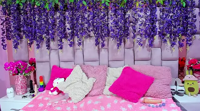 nathalia pink online show from 12-04-24, 11:13