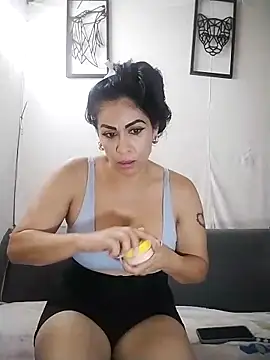 Snapshot of Rosy_sexxx chatting on 05-14-26, 01:56 Rosy sexxx online show from 05-14-26, 01:56