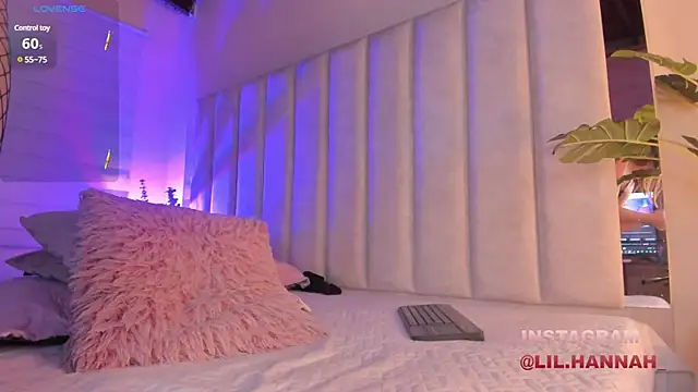 lil hanna18 online show from 01-28-25, 02:42