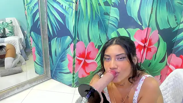 Mieldeluna online show from 02-18-26, 05:58