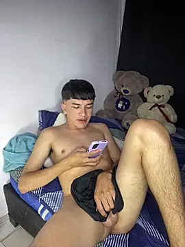 Snapshot of benji_hoter chatting on 05-08-26, 05:35 benji hoter online show from 05-08-26, 05:35