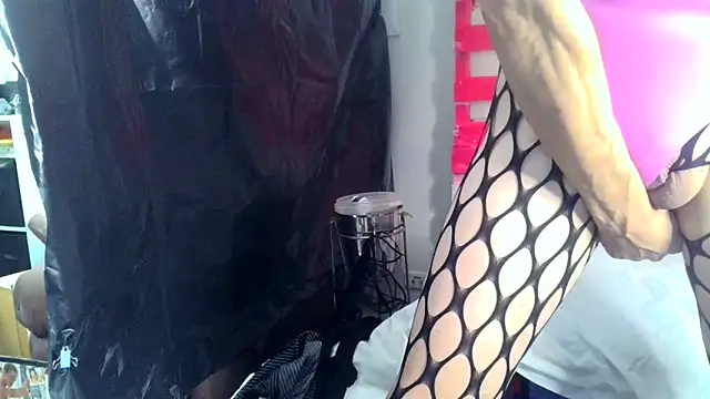 SissyJamie123 online show from 04-12-26, 03:44