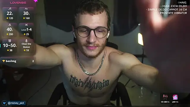 Snapshot of mickeypict chatting on 12-11-24, 05:53 mickeypict online show from 12-11-24, 05:53