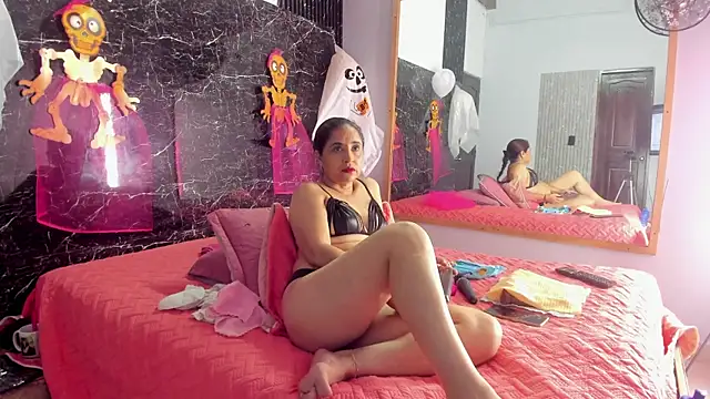 Yaya    11 online show from 10-15-25, 04:34