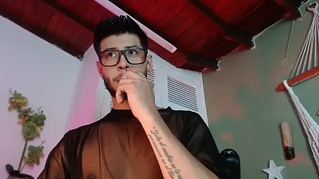 Colby brown03 online show from 11-15-25, 08:38