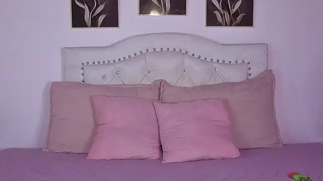 Snapshot of AnneGagner chatting on 09-26-25, 10:58 AnneGagner online show from 09-26-25, 10:58