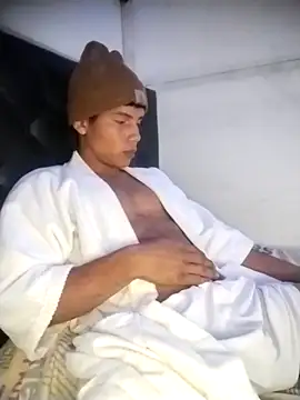 Snapshot of alex_candela chatting on 02-07-25, 08:11 alex candela online show from 02-07-25, 08:11