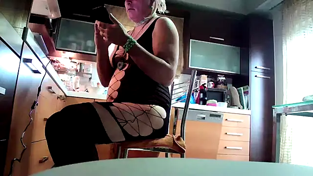 Kalia Cross online show from 01-19-26, 08:07