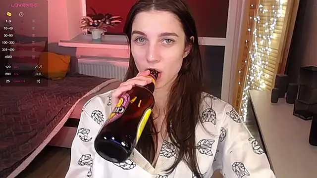 Snapshot of Abigail_Wills chatting on 02-12-25, 12:27 Abigail Wills online show from 02-12-25, 12:27