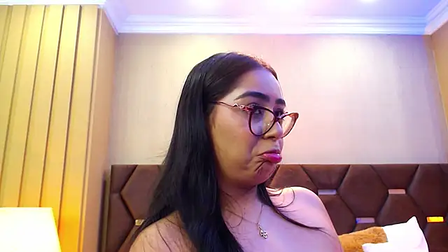 Snapshot of DevonPiers chatting on 01-27-25, 06:52 DevonPiers online show from 01-27-25, 06:52