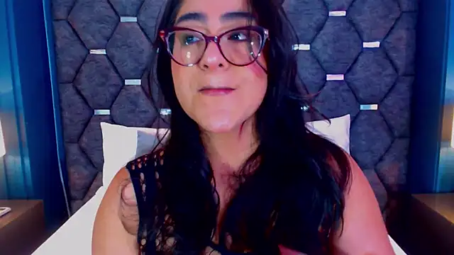 Snapshot of DevonPiers chatting on 09-19-25, 12:06 DevonPiers online show from 09-19-25, 12:06