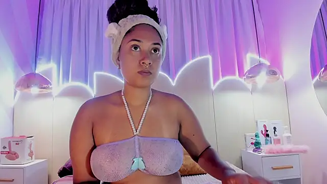 Snapshot of Laurentdupont04 chatting on 10-06-25, 03:04 Laurentdupont04 online show from 10-06-25, 03:04