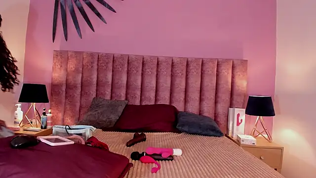 Snapshot of Laurentdupont04 chatting on 10-07-25, 03:04 Laurentdupont04 online show from 10-07-25, 03:04