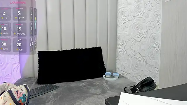 AlexaFoxy18 online show from 02-17-26, 07:27