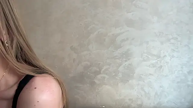 Snapshot of CaitlinaJayne23 chatting on 05-16-26, 12:37 CaitlinaJayne23 online show from 05-16-26, 12:37