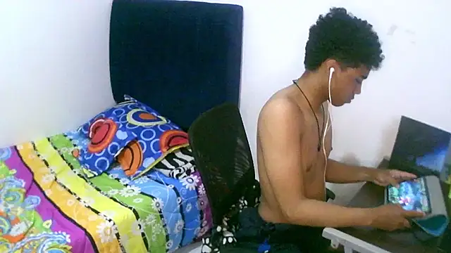 Snapshot of sexy_diamante_ chatting on 09-14-25, 08:19 sexy diamante online show from 09-14-25, 08:19