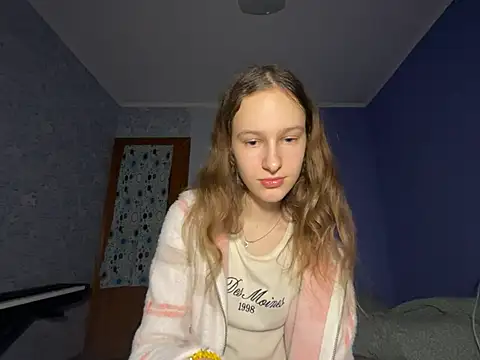 Snapshot of Eva_Angel3 chatting on 02-01-25, 04:11 Eva Angel3 online show from 02-01-25, 04:11