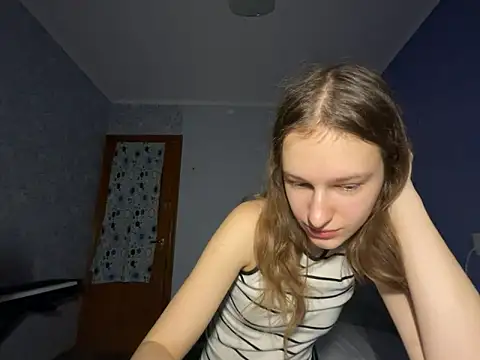 Snapshot of Eva_Angel3 chatting on 02-14-25, 07:33 Eva Angel3 online show from 02-14-25, 07:33