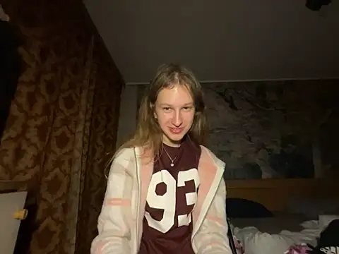 Snapshot of Eva_Angel3 chatting on 09-25-25, 05:05 Eva Angel3 online show from 09-25-25, 05:05