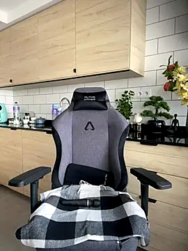 Snapshot of brazilianbbinuk chatting on 10-28-25, 03:58 brazilianbbinuk online show from 10-28-25, 03:58