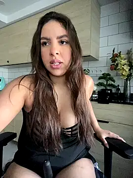 Snapshot of brazilianbbinuk chatting on 11-18-25, 08:41 brazilianbbinuk online show from 11-18-25, 08:41