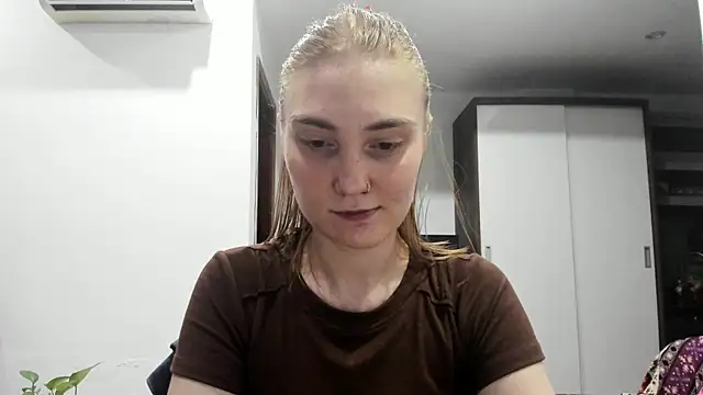 Snapshot of ReddHotPipper chatting on 06-30-26, 04:52 ReddHotPipper online show from 06-30-26, 04:52