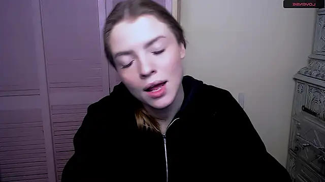 MissOliviaa  online show from 01-05-25, 10:32