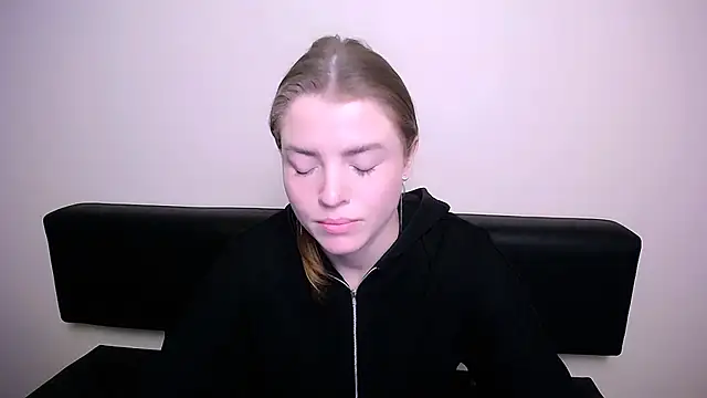 MissOliviaa  online show from 01-31-25, 08:43