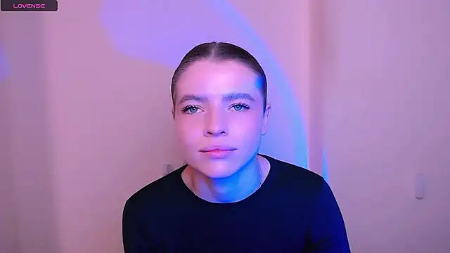 MissOliviaa  online show from 12-18-25, 09:04