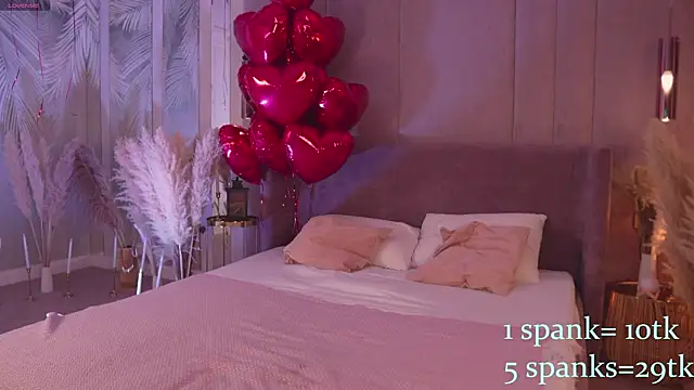 Smiley Mia online show from 02-23-26, 05:05