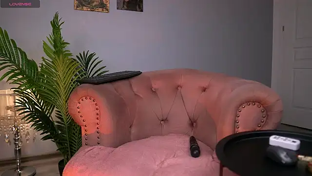 Snapshot of SerenaGrantt chatting on 10-25-25, 06:24 SerenaGrantt online show from 10-25-25, 06:24