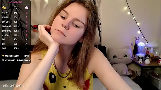 Snapshot of Moona_xx chatting on 01-29-25, 10:32 Moona xx online show from 01-29-25, 10:32