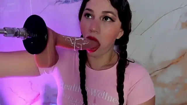 hade cute online show from 12-04-25, 05:32