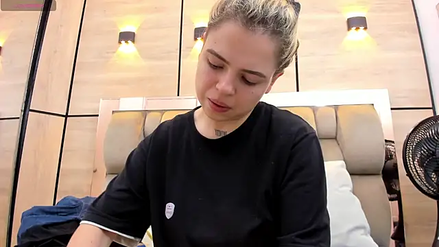 dorothy vegga online show from 12-20-25, 04:08