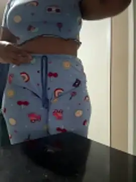 Snapshot of Maduanne chatting on 11-13-25, 12:20 Maduanne online show from 11-13-25, 12:20