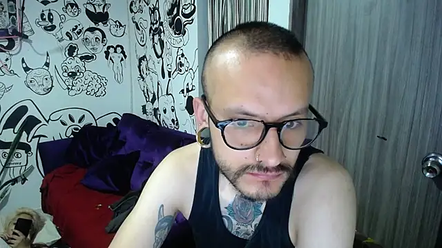 Snapshot of tatouagendecouple chatting on 01-14-25, 12:35 tatouagendecouple online show from 01-14-25, 12:35