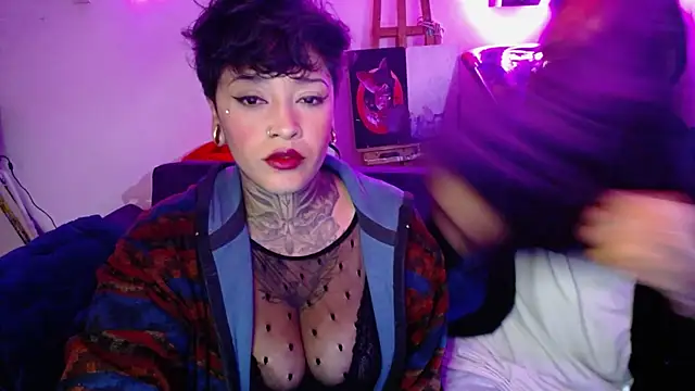 Snapshot of tatouagendecouple chatting on 09-10-25, 04:01 tatouagendecouple online show from 09-10-25, 04:01