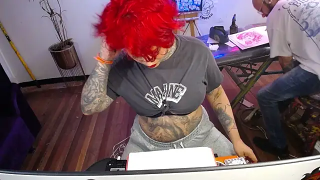 Snapshot of tatouagendecouple chatting on 11-21-25, 06:45 tatouagendecouple online show from 11-21-25, 06:45