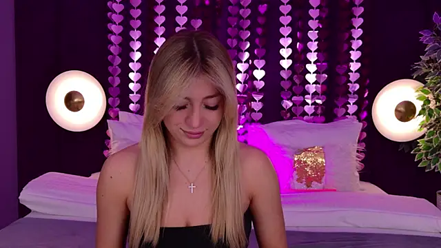 HelenaMorgan online show from 04-15-26, 03:02