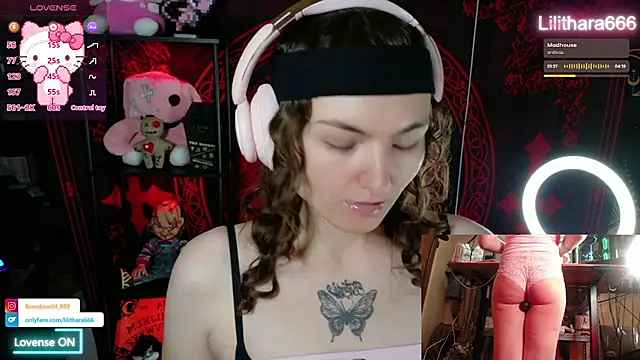 Snapshot of BrandiWRLD_999 chatting on 12-14-25, 08:24 BrandiWRLD 999 online show from 12-14-25, 08:24