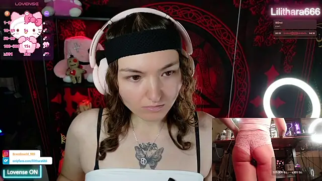 Snapshot of BrandiWRLD_999 chatting on 12-16-25, 08:14 BrandiWRLD 999 online show from 12-16-25, 08:14