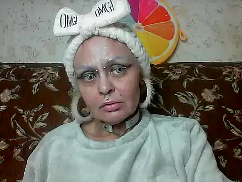 Snapshot of Gardener_of_Illusions chatting on 05-17-26, 04:47 Gardener of Illusions online show from 05-17-26, 04:47