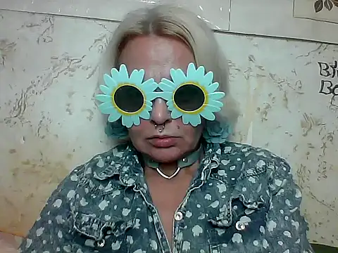 Snapshot of Gardener_of_Illusions chatting on 05-30-26, 03:58 Gardener of Illusions online show from 05-30-26, 03:58