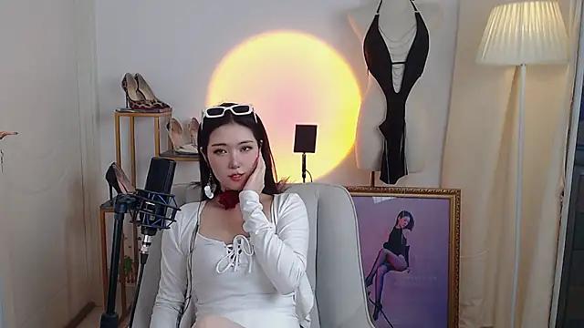 Snapshot of siji_kiki chatting on 12-25-24, 12:47 siji kiki online show from 12-25-24, 12:47