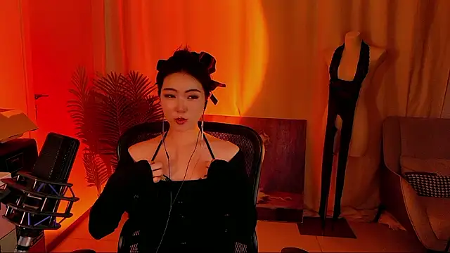 Snapshot of siji_kiki chatting on 03-18-26, 12:52 siji kiki online show from 03-18-26, 12:52