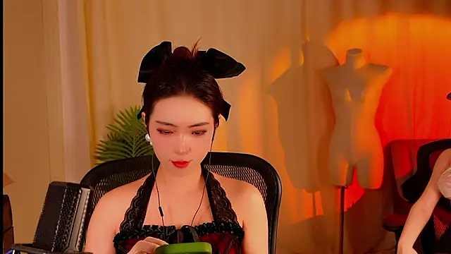 Snapshot of siji_kiki chatting on 03-19-26, 12:31 siji kiki online show from 03-19-26, 12:31