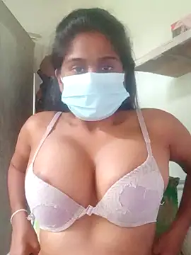 Snapshot of Zaraangle chatting on 02-17-25, 06:20 Zaraangle online show from 02-17-25, 06:20